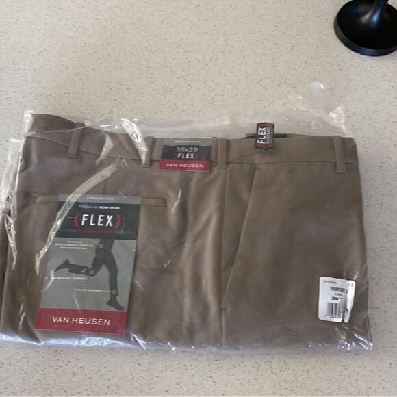 NWT Van Heusen Non Iron Flex Premium Beige Straight Fit 38 X 29 Dress Pants - Picture 6 of 7